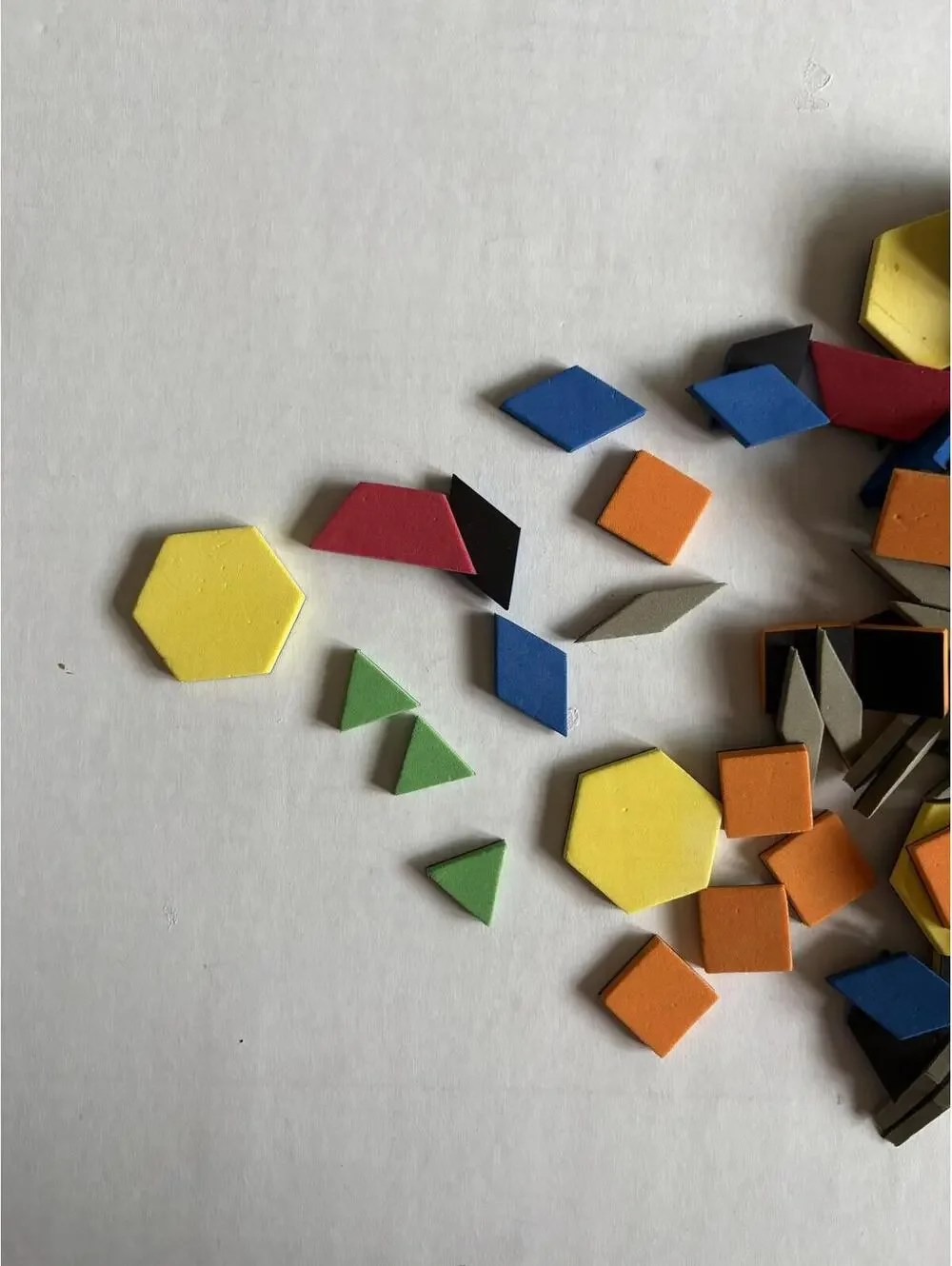 Magnetic pattern blocks